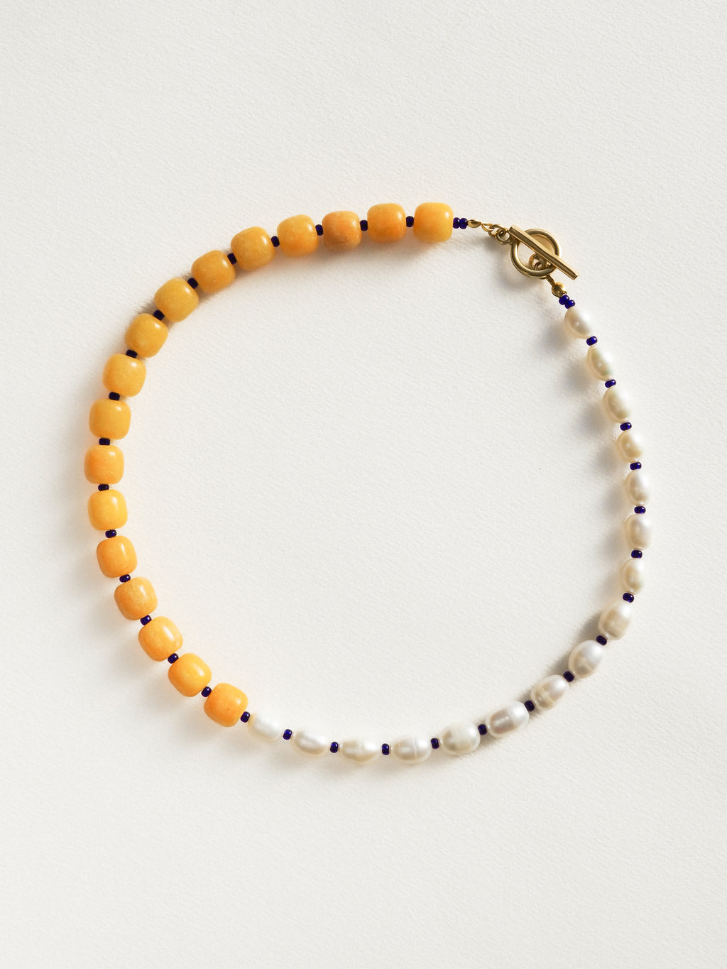 DAISY GLOW – Perlenkette