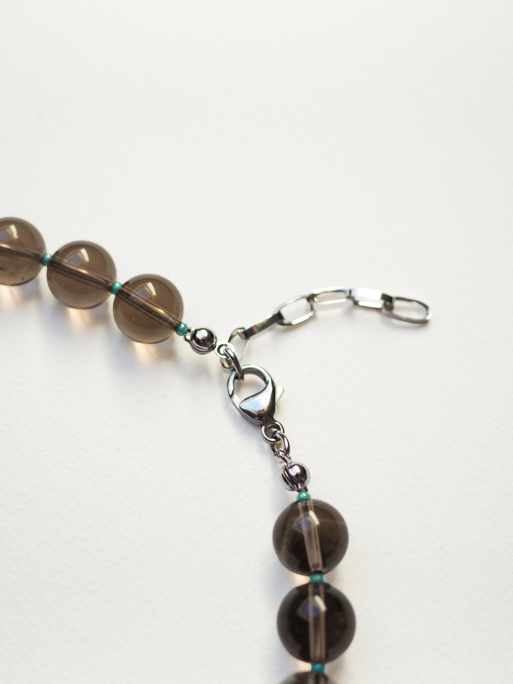 SHADOW GLASS – Perlenkette