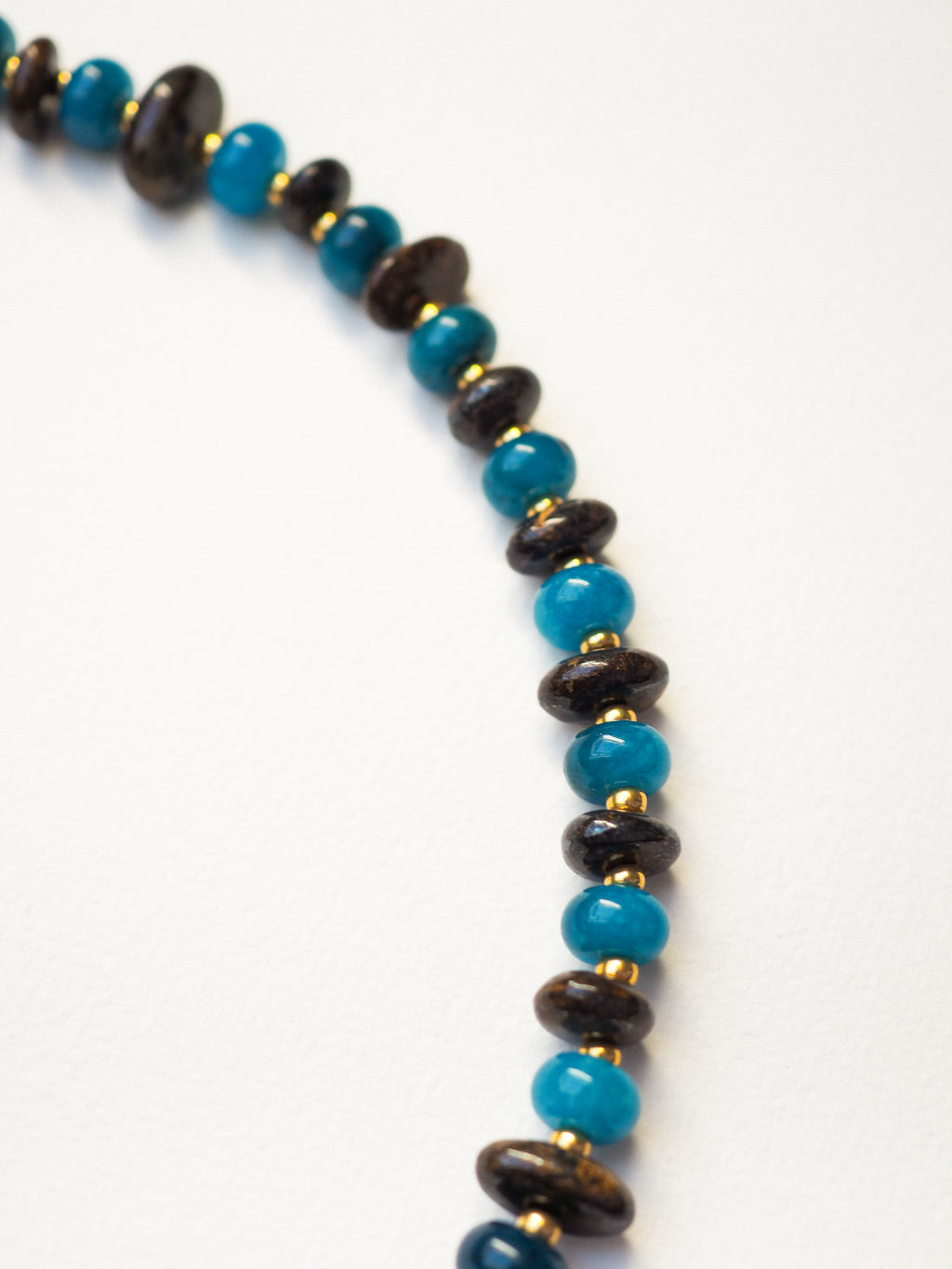 TEAL ORBIT – Perlenkette