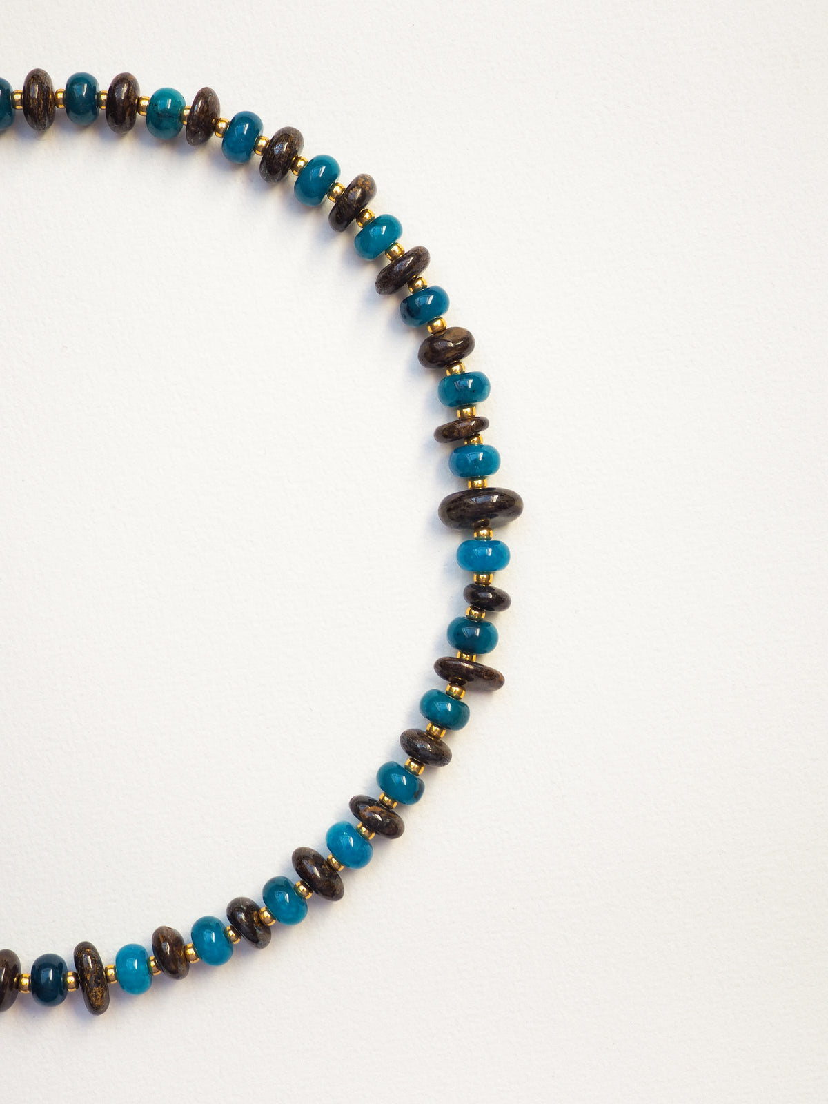 TEAL ORBIT – Perlenkette